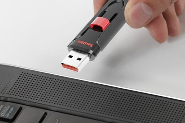 Thiết bị lưu trữ (USB, ổ cứng)