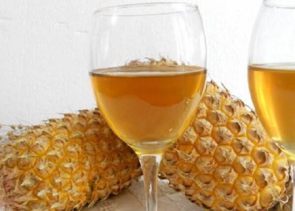 Dứa ngâm rượu/giấm
